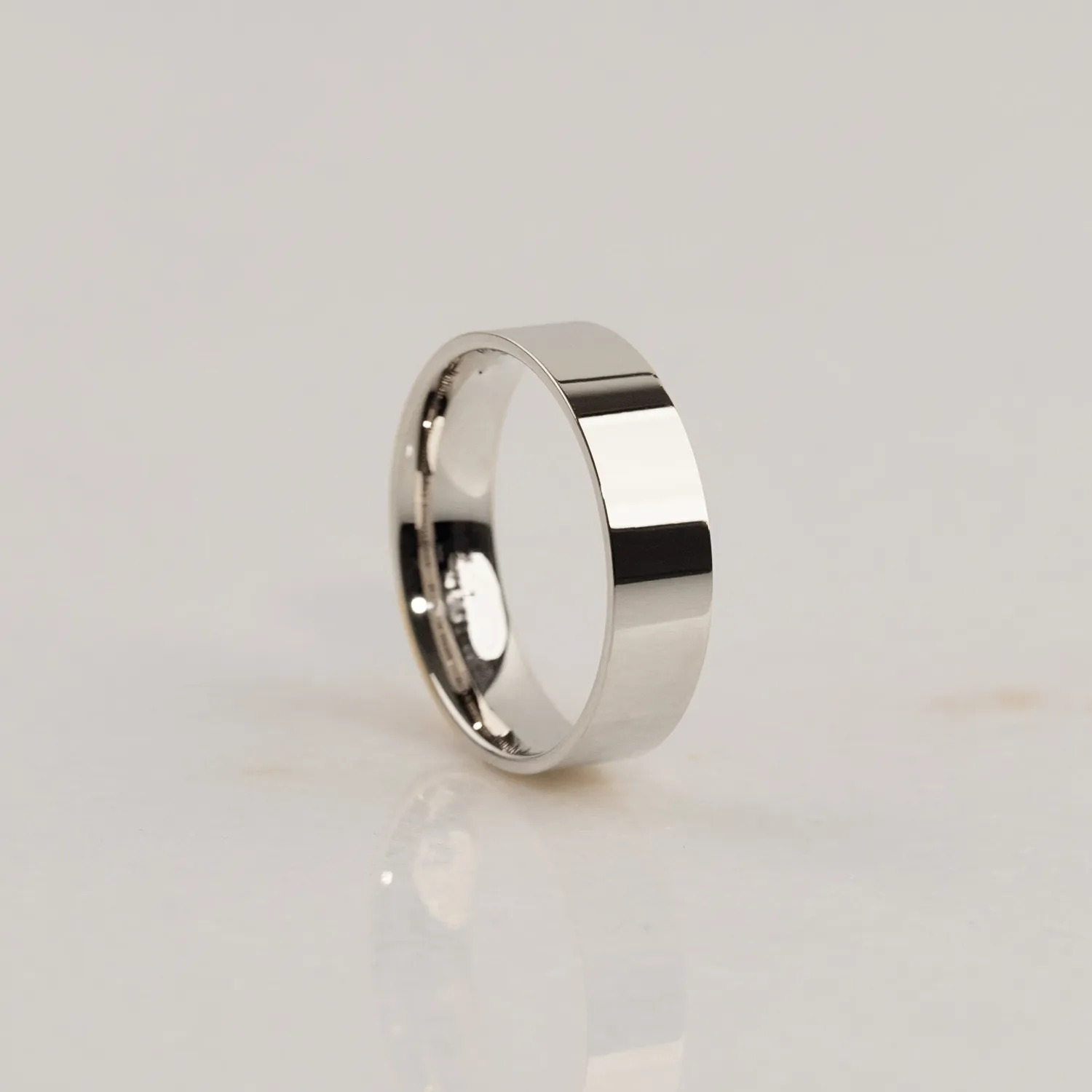 Sisi Copenhagen Simple Flat Comfort vielsesring hvidguld