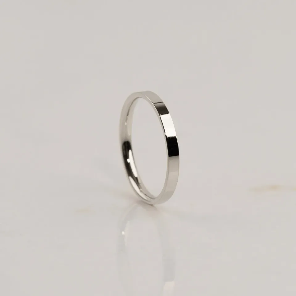 Sisi Copenhagen Simple Flat Comfort vielsesring 2,5 mm hvidguld