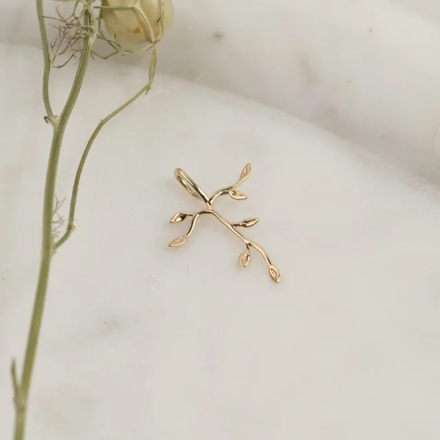Sisi Copenhagen Eden Cross vedhæng 9 kt guld 24 mm