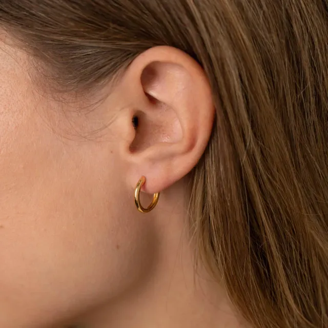Sisi Copenhagen Elina Small Golden creoler 15 mm