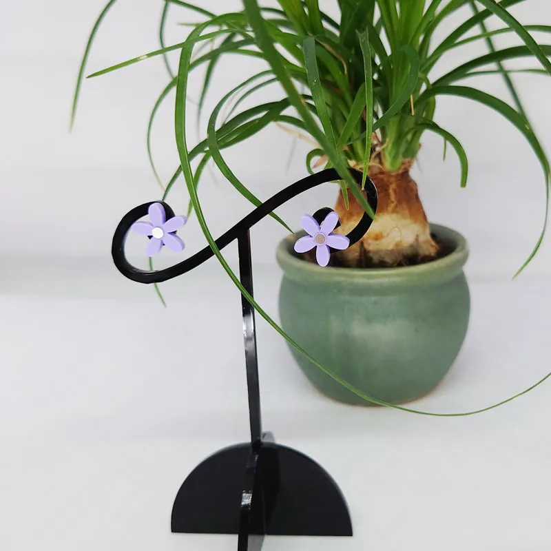 Lene Emanuel Blomster ørestik blomsterform