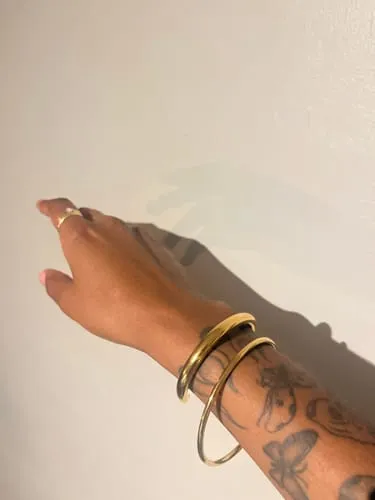 TIMI OF SWEDEN Maeve Statement bangle vandfast guld