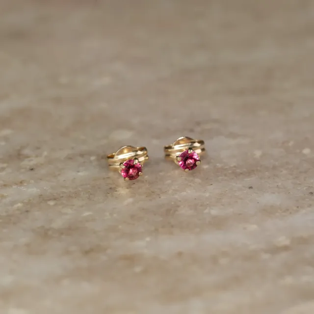 Sisi Copenhagen Soley Pink Topaz ørestikker massivt guld
