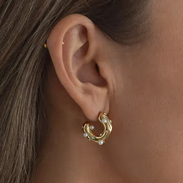 TIMI OF SWEDEN Solange øreringe forgyldt perle hoops