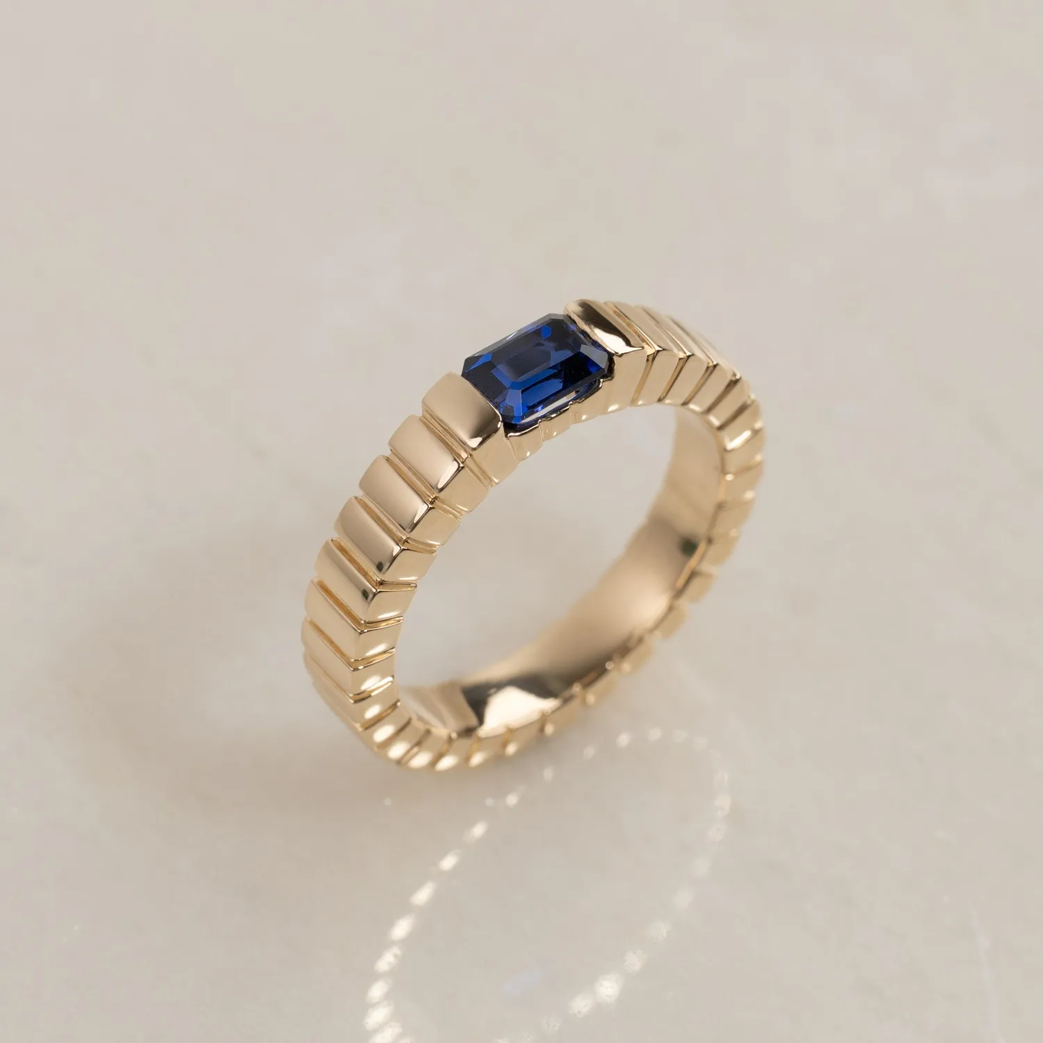 Sisi Copenhagen Chunky Emerald-Cut ring blå safir 0,6 ct