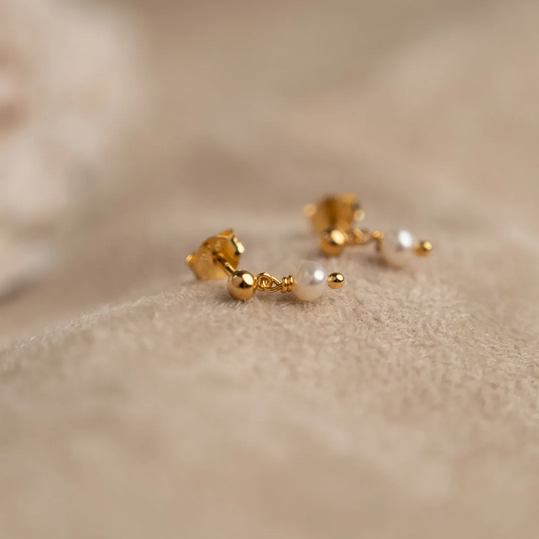 Sisi Copenhagen Daria Pearl ørestikker forgyldt perle 4 mm