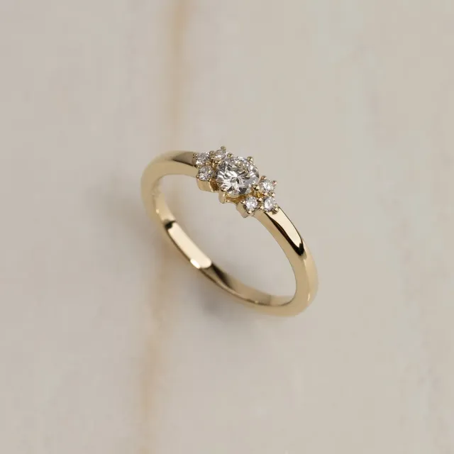Sisi Copenhagen Delicate Cluster diamantring 0,40 ct guld
