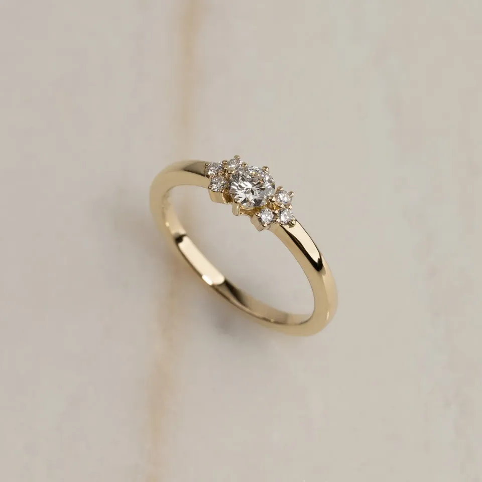 Sisi Copenhagen Delicate Cluster diamantring 0,40 ct guld