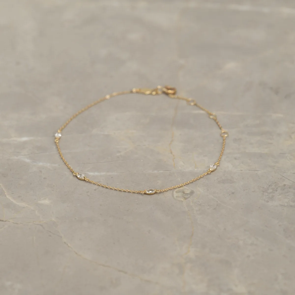 Sisi Copenhagen Madeline Crystal armbånd guld 9 kt zirkonia