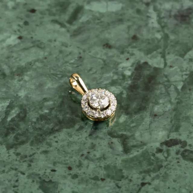 Sisi Copenhagen Round Halo diamant vedhæng 0,5 ct guld