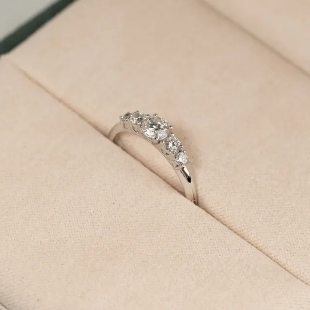 Sisi Copenhagen Five-Stone Trellis diamantring 0,5 ct guld