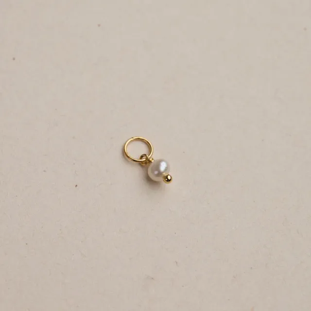 Sisi Copenhagen Daria Pearl vedhæng forgyldt med perle