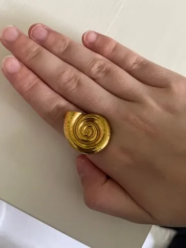 TIMI OF SWEDEN Ebba Seashell justerbar ring guld