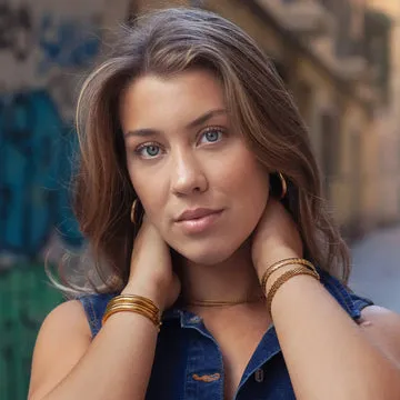 TIMI OF SWEDEN Maeve Statement bangle vandfast guld