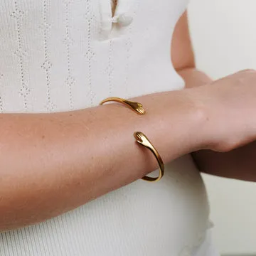 TIMI OF SWEDEN Kara armbånd forgyldt rustfrit stål