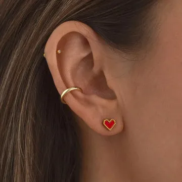 TIMI OF SWEDEN Sarah rødt hjerte ørestikker guld 7 mm