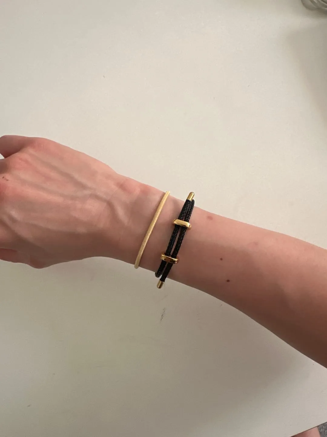 TIMI OF SWEDEN Cordelia armbånd guld justerbar rustfrit