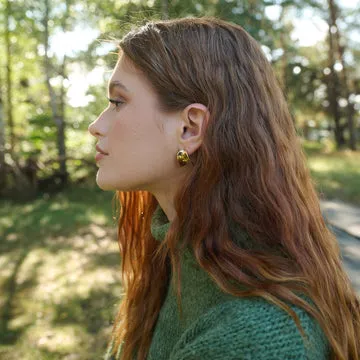 TIMI OF SWEDEN Piper øreringe guld statement 16x19 mm