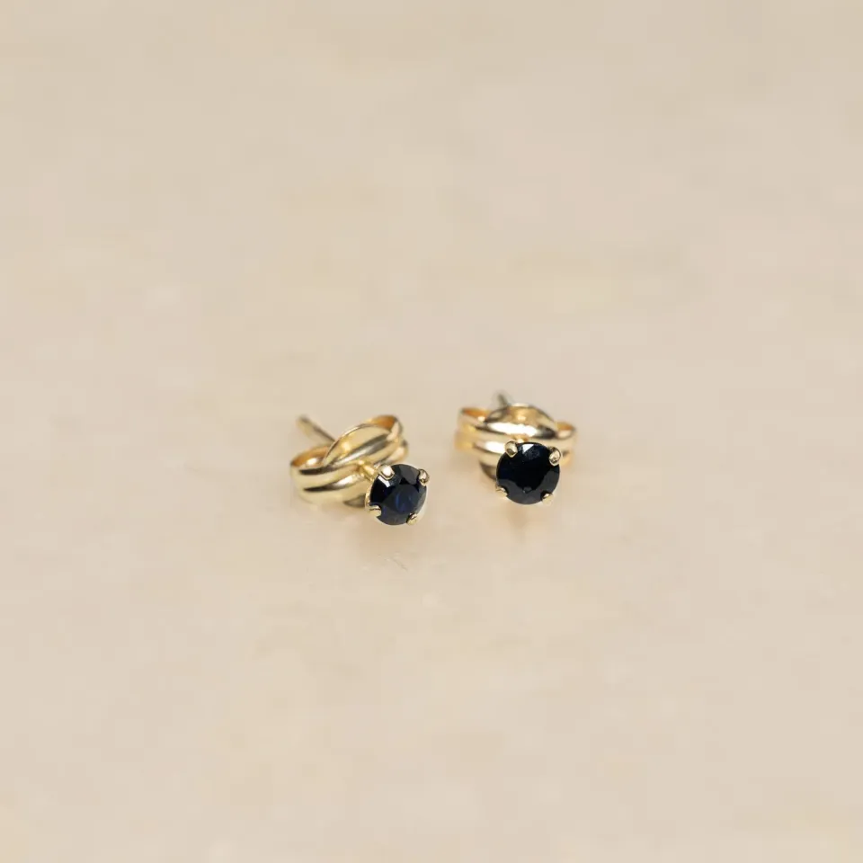 Sisi Copenhagen Soley Sapphire ørestikker guld 3 mm blå