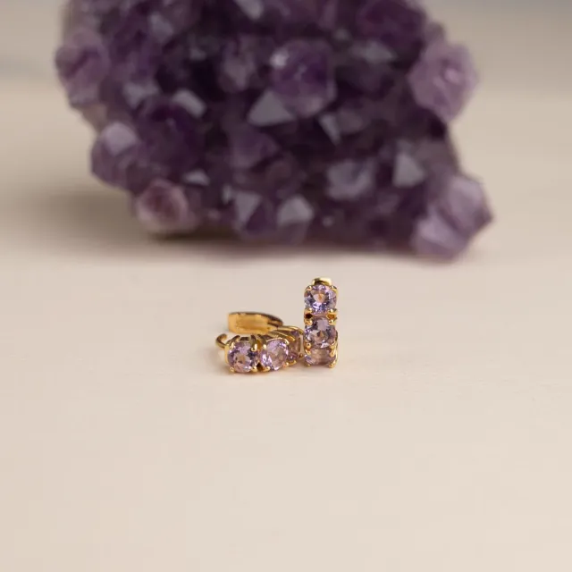 Sisi Copenhagen Gemma Purple Amethyst huggie øreringe forgyldt par