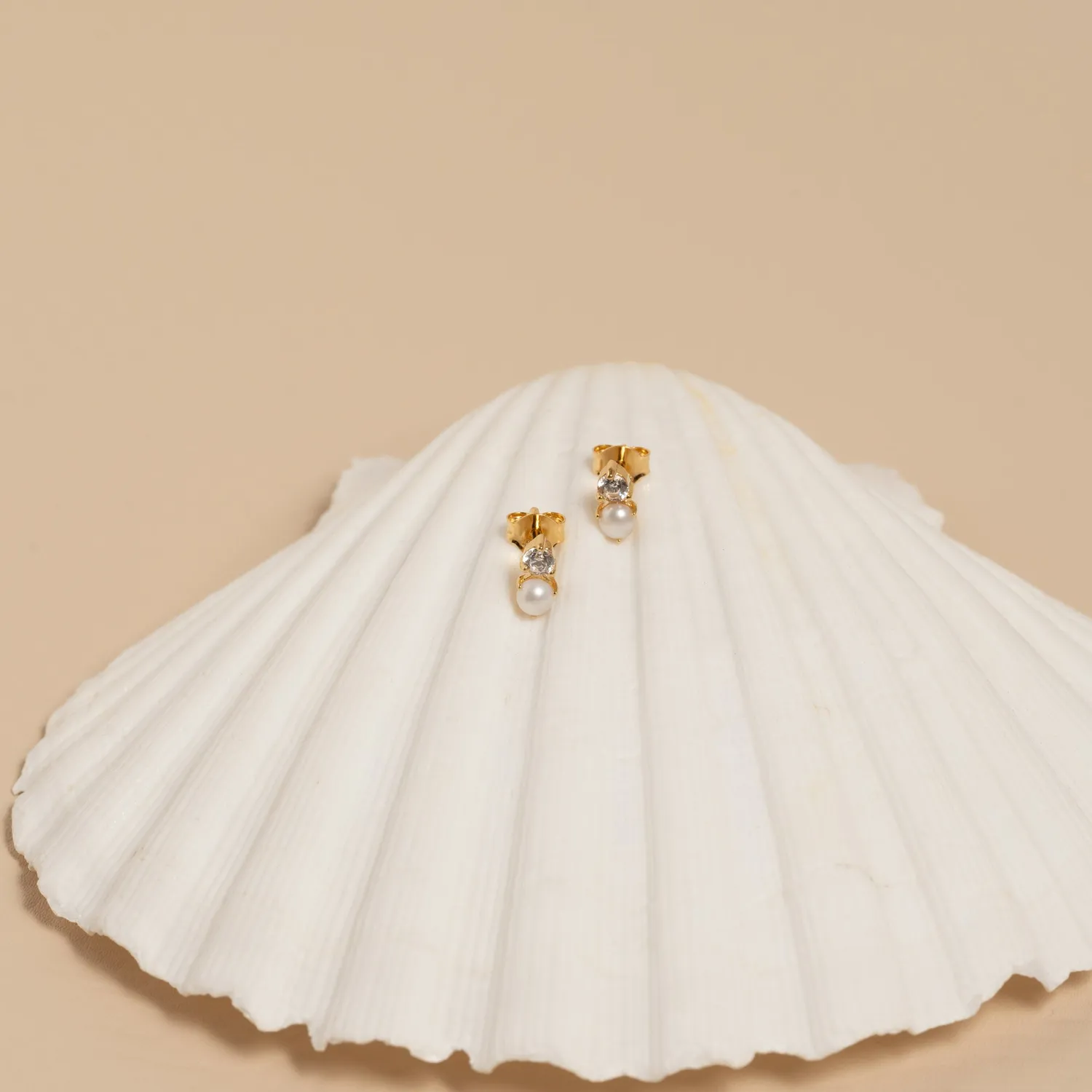 Sisi Copenhagen Hannah Pearl ørestikkere forgyldt perle