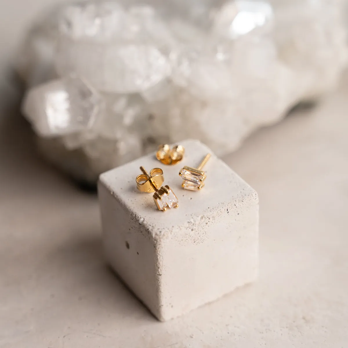Sisi Copenhagen Vivian Crystal Golden ørestikker zirkon