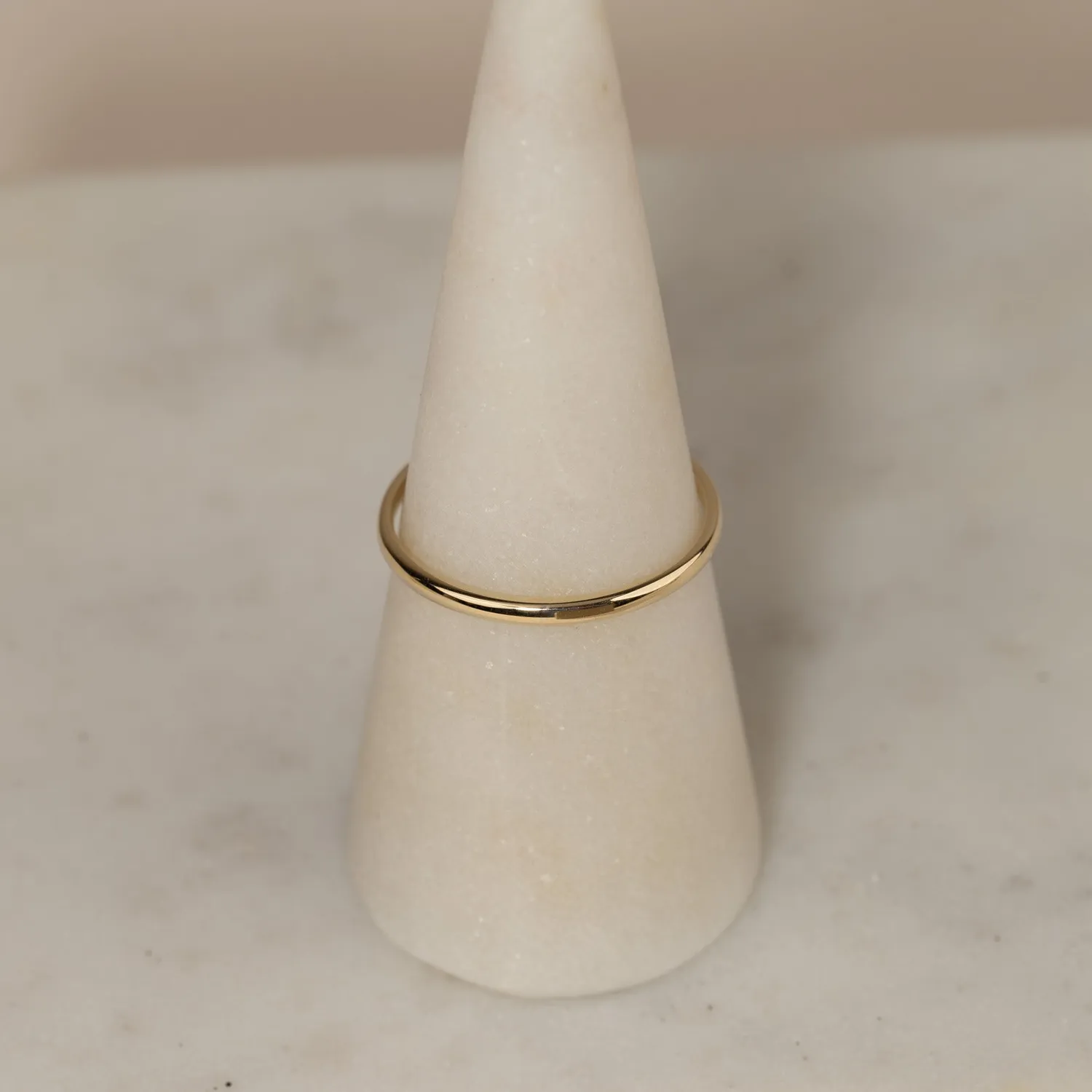 Sisi Copenhagen Ona ring massivt guld 1,5 mm