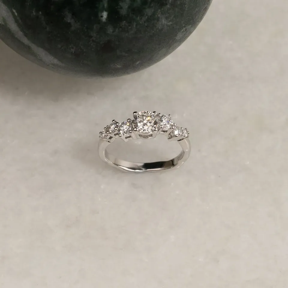 Sisi Copenhagen Organic Cluster ring hvidguld 0,9 ct