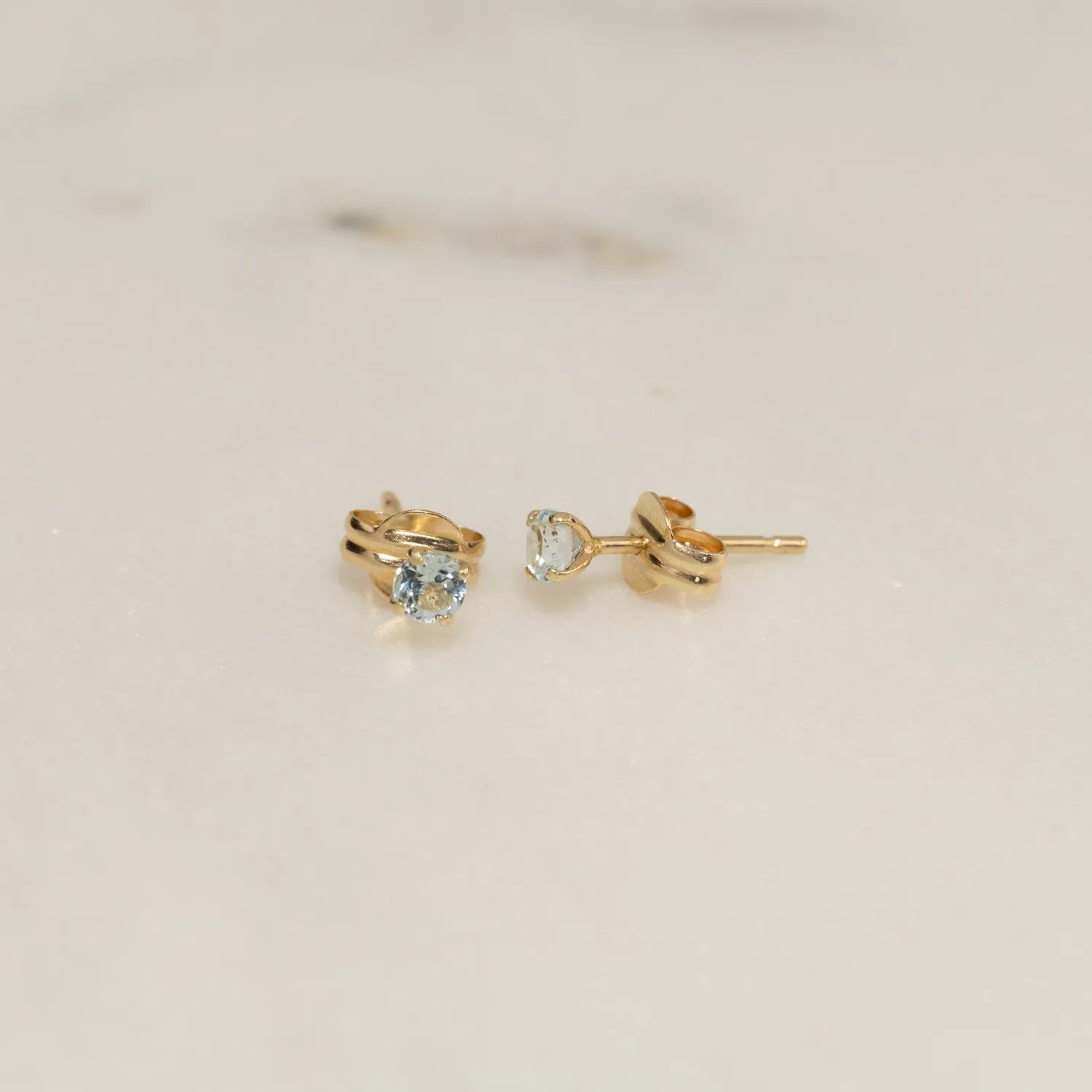 Sisi Copenhagen Soley Blue Topaz ørestikker massivt guld