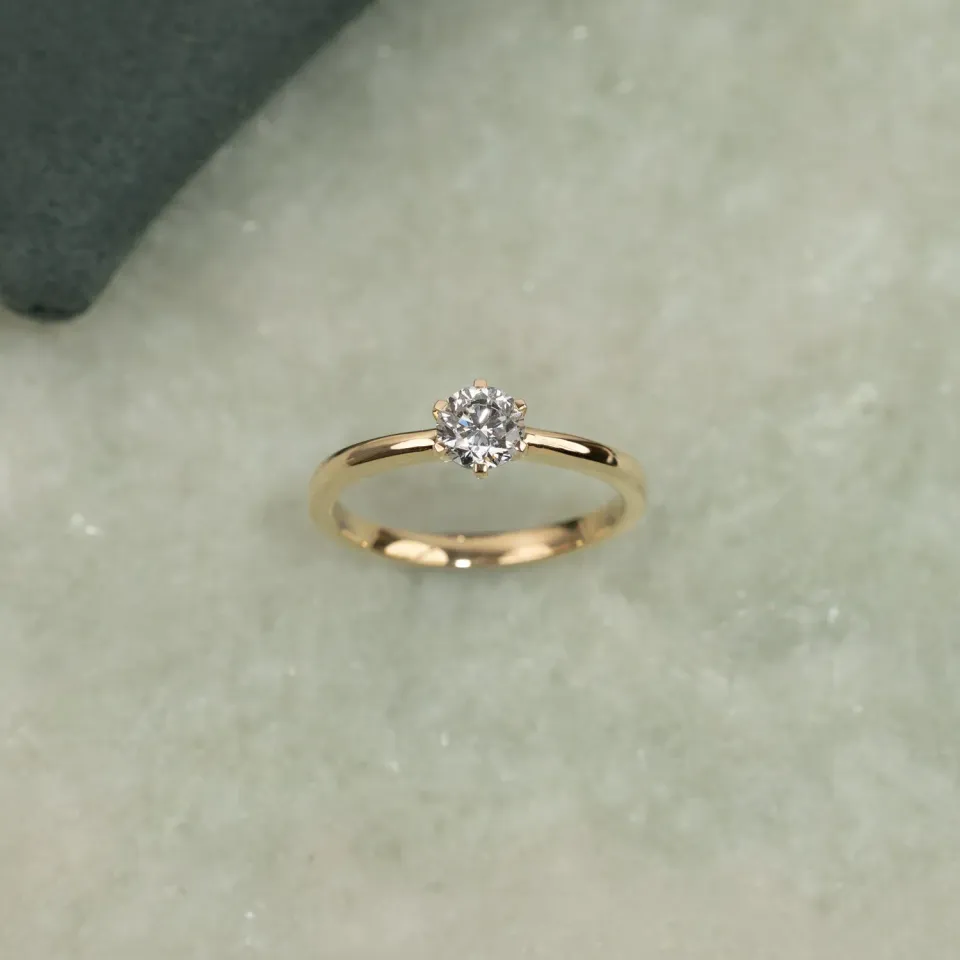 Sisi Copenhagen Classic Solitaire diamantring guld 0,5 ct