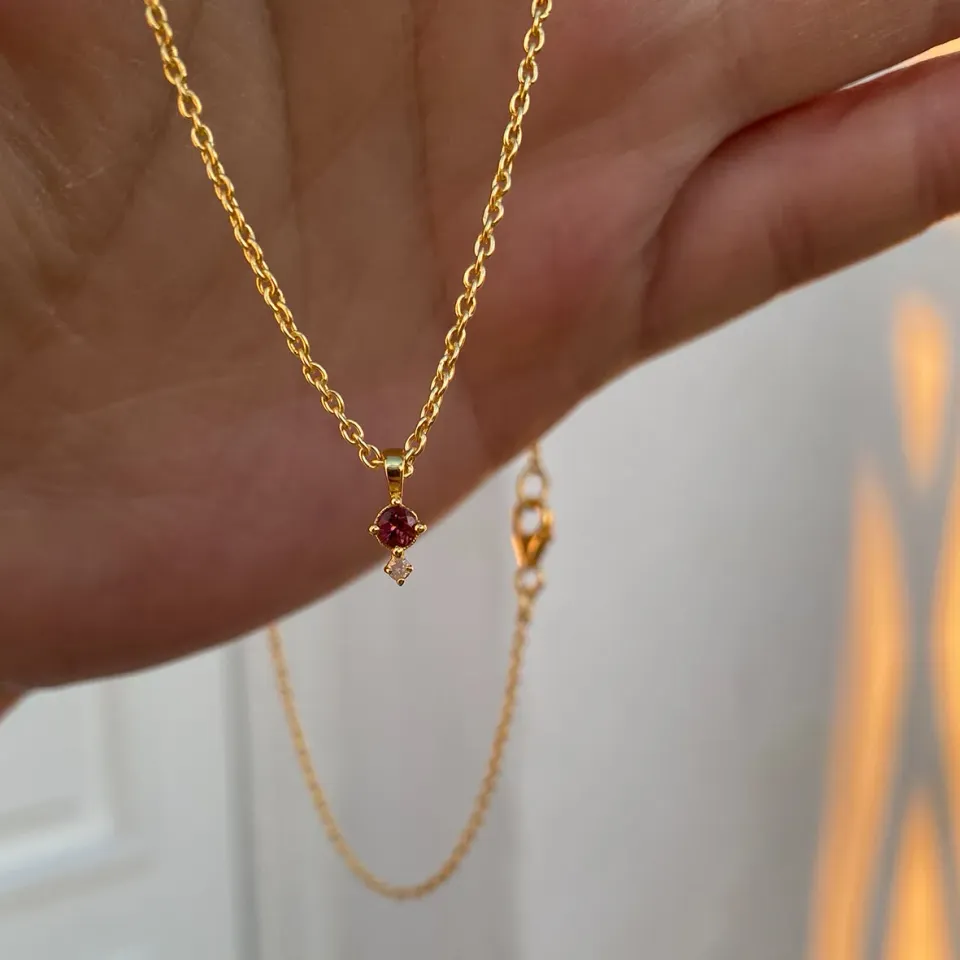 Bykjaergaard Glow halskæde pink turmalin diamant