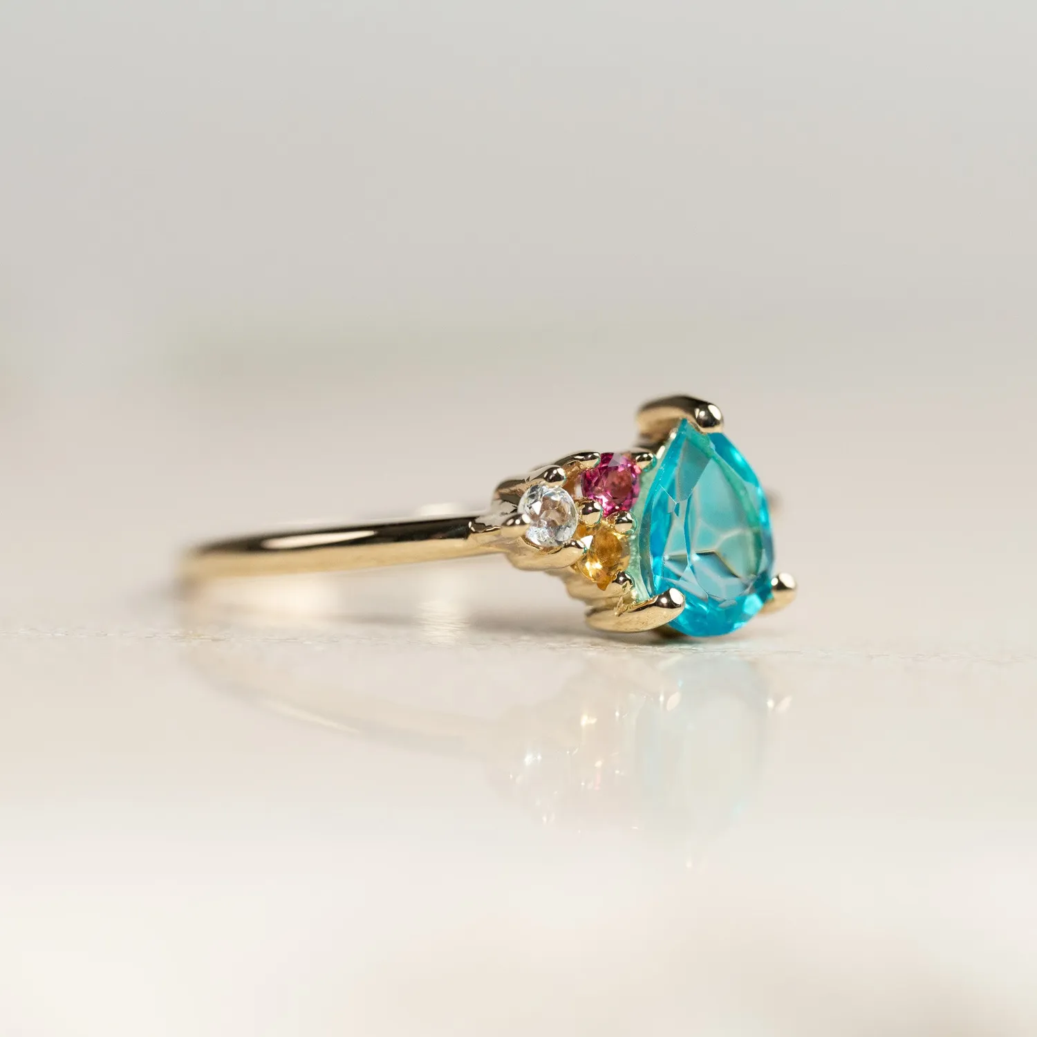 Sisi Copenhagen Gyda Paraiba ring guld topas str 50-62