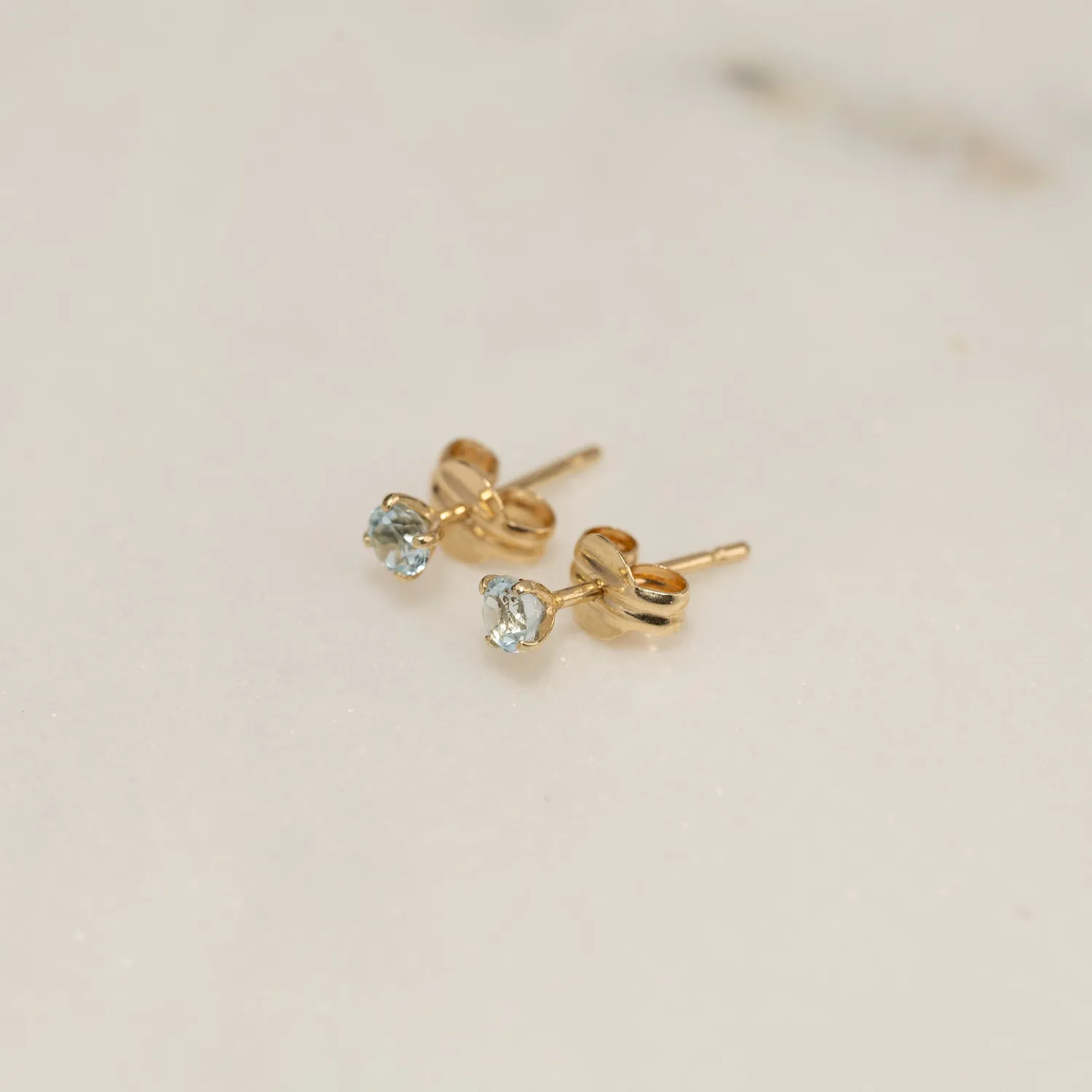 Sisi Copenhagen Soley Blue Topaz ørestikker massivt guld