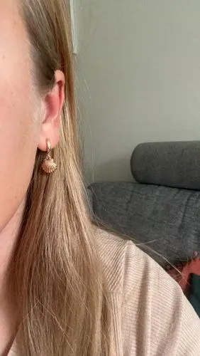TIMI OF SWEDEN Mermaid Shell hoop øreringe forgyldt