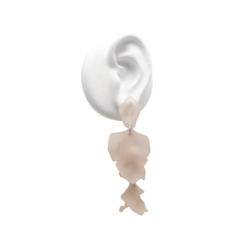 Wos Zena øreringe beige blomst 8,8 cm