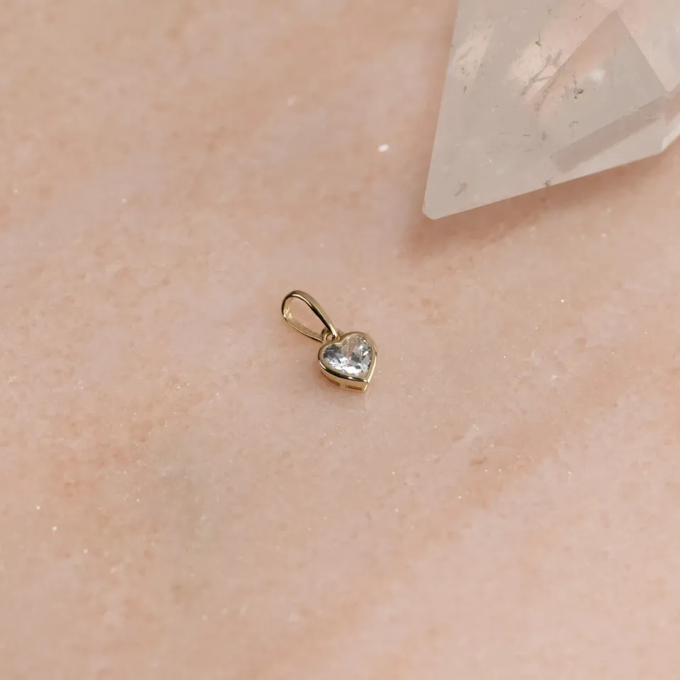 Sisi Copenhagen Crystal Heart vedhæng massivt 9 kt guld