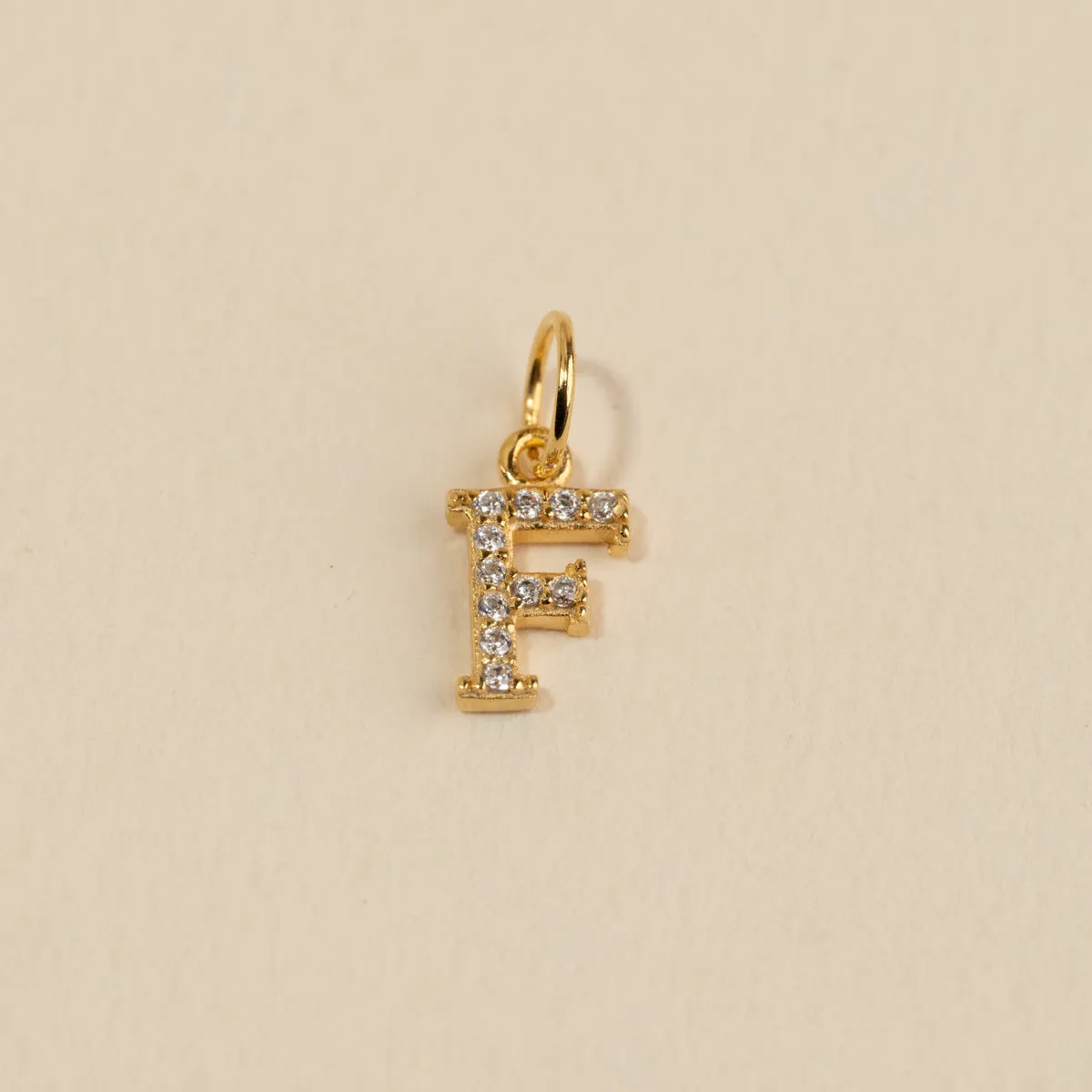 Sisi Copenhagen Letter Crystal bogstavvedhæng forgyldt A-Z