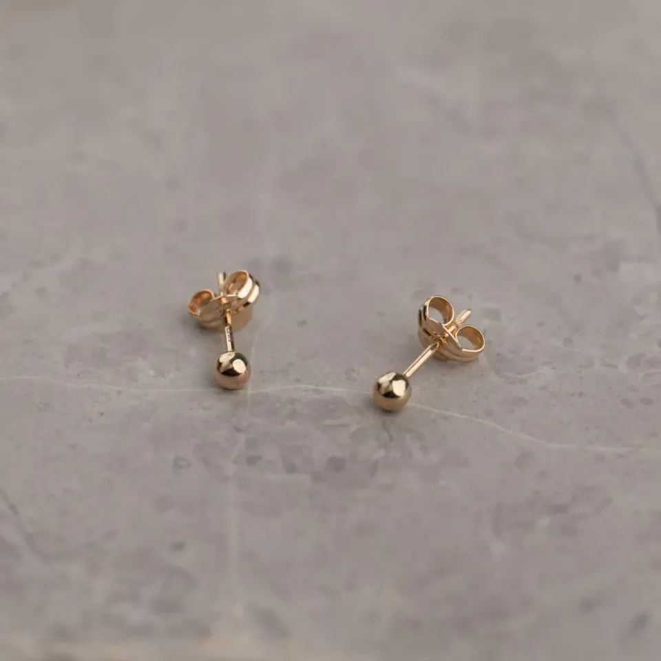 Sisi Copenhagen Dot ørestikkere guld 9 kt 3 mm par