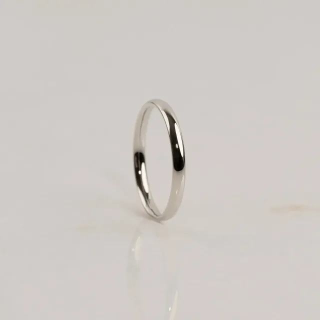 Sisi Copenhagen Oval Court vielsesring 2,5mm 14kt hvidguld