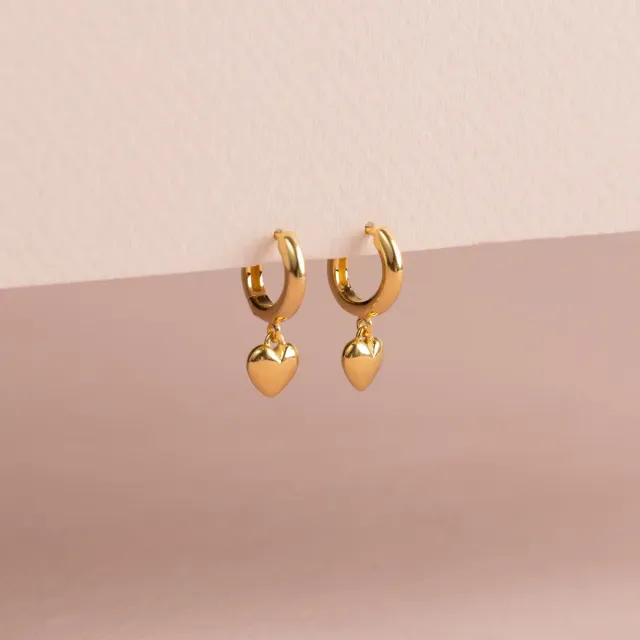 Sisi Copenhagen Valentina huggie øreringe hjerte guld