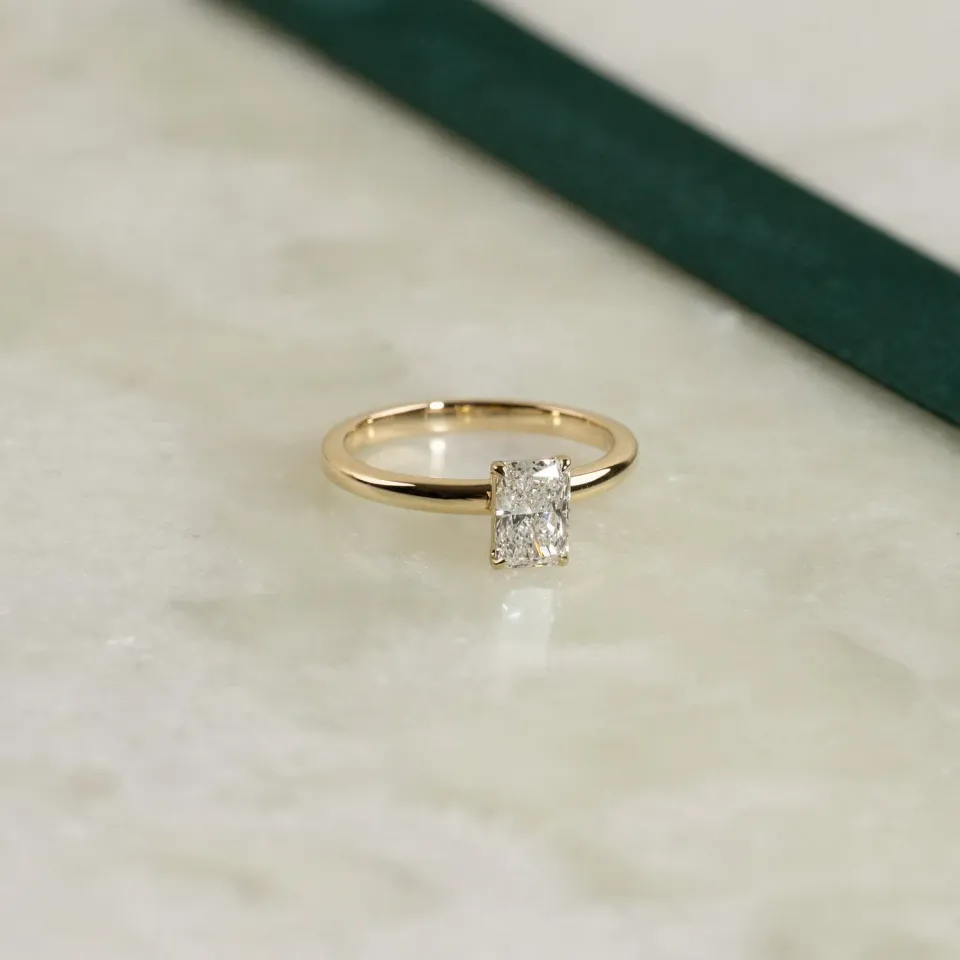 Sisi Copenhagen Diamond Solitaire Radiant diamantring 0,75ct guld lab