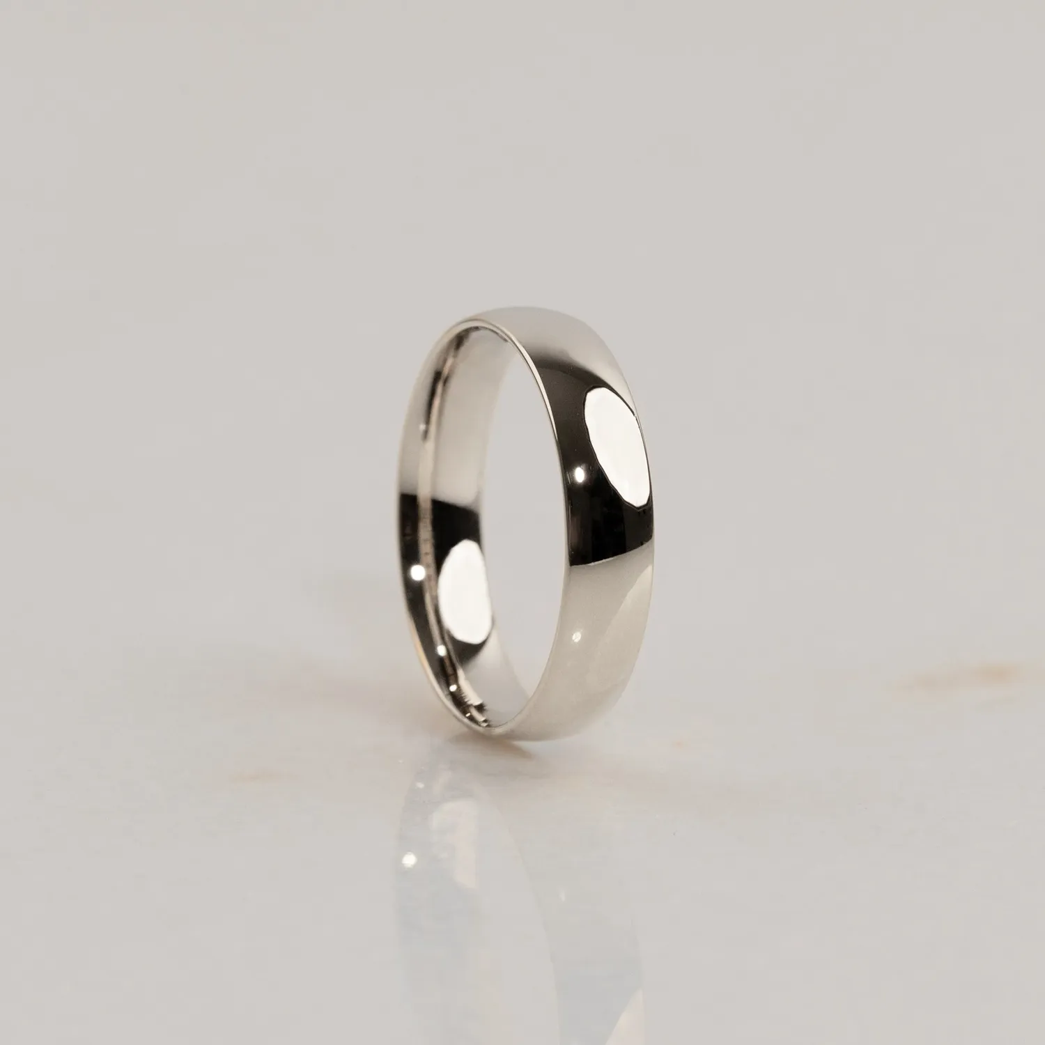 Sisi Copenhagen Oval Court vielsesring hvidguld 14 kt 2 mm