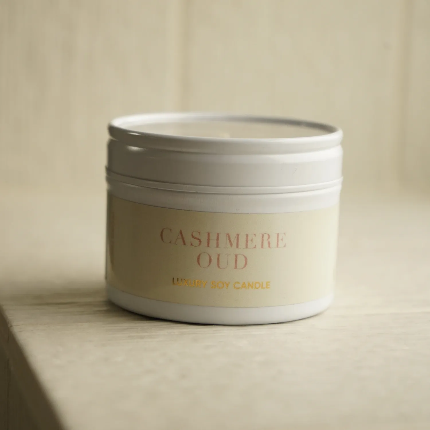 Orelia Cashmere Oud duftlys tin soja 10 timer