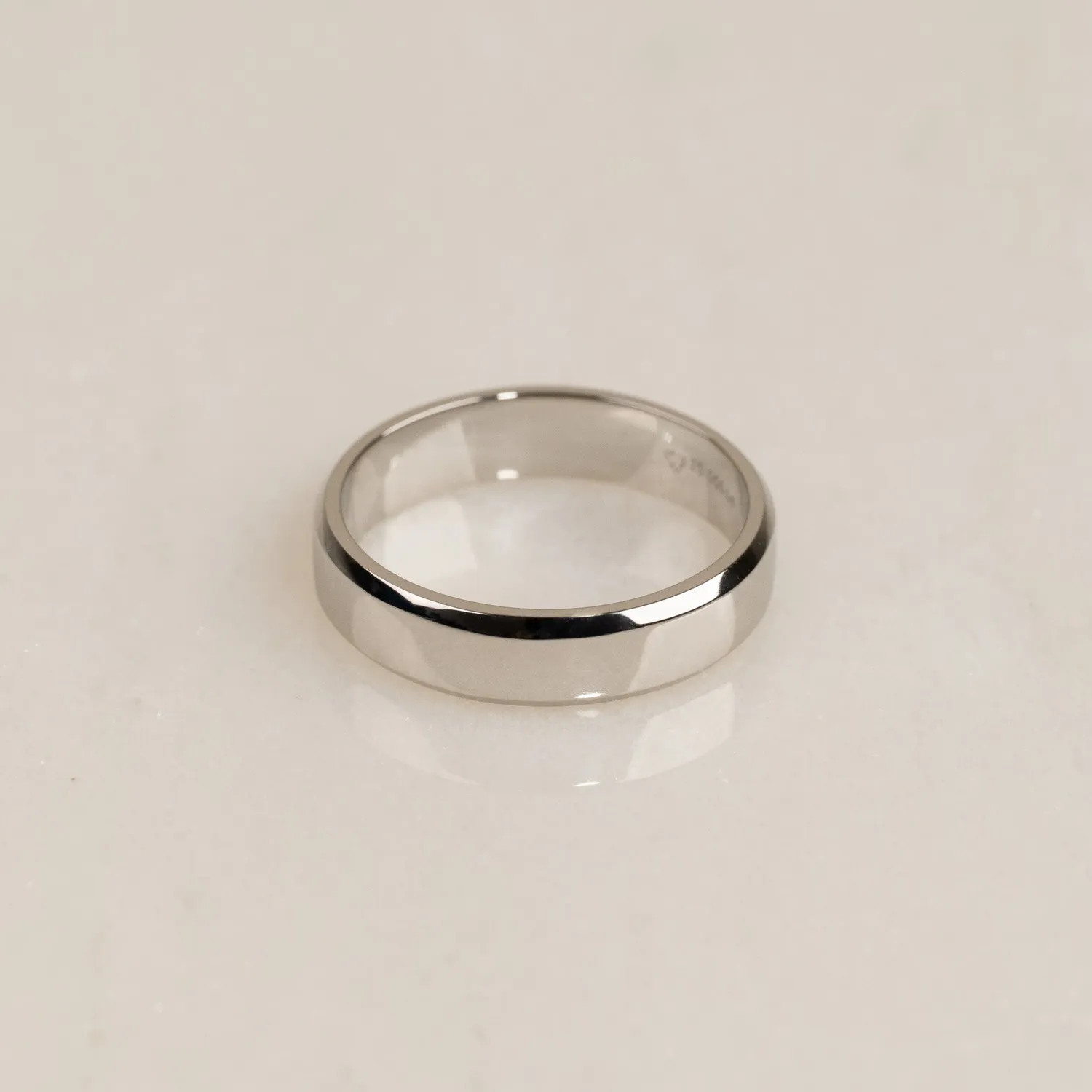 Sisi Copenhagen Angled Edge vielsesring platin 5 mm str. 62