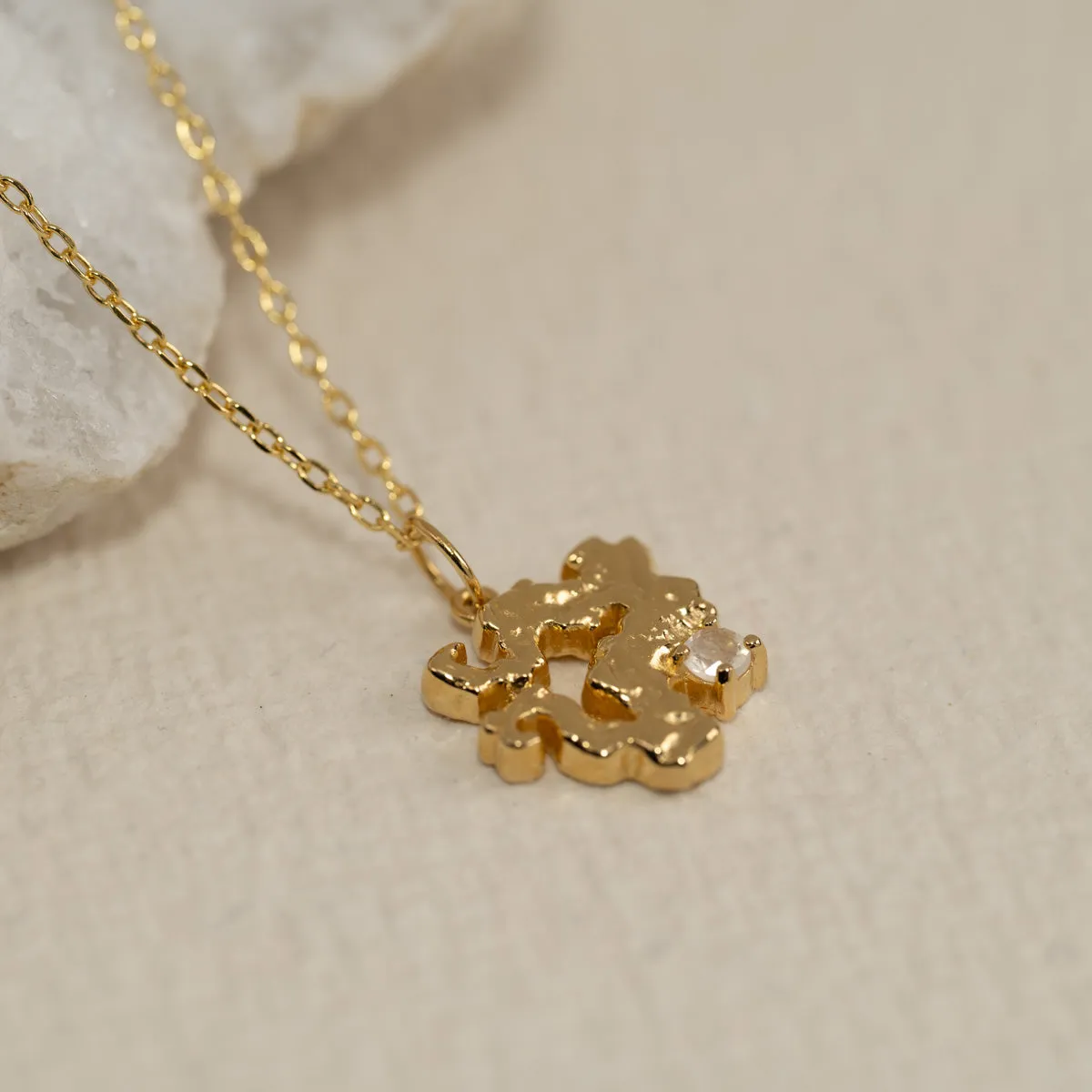Sisi Copenhagen Aurelia Moonstone Golden vedhæng forgyldt