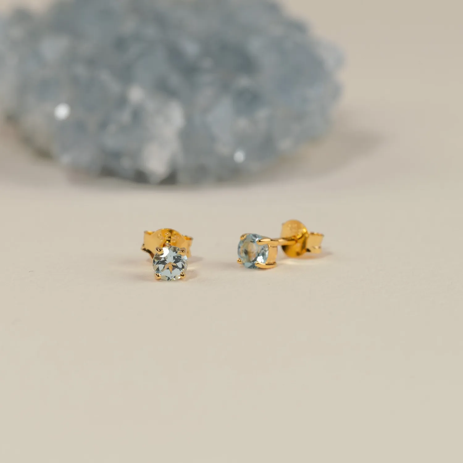 Sisi Copenhagen Gemma Blue Topaz ørestikker forgyldt